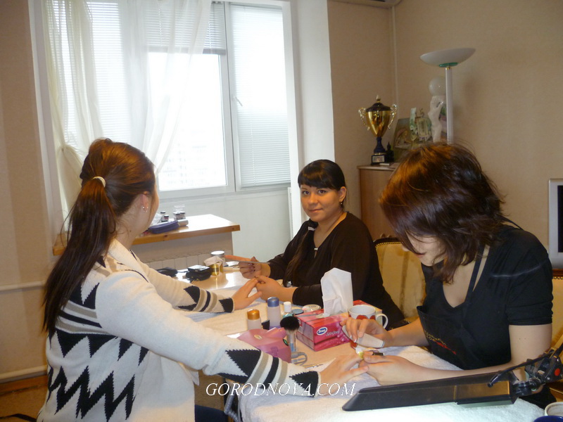 C 6 по 10 января в Москве состоялся авторский курс по наращиванию и дизайну ногтей акрилом. Все знакомые советуют <a href=